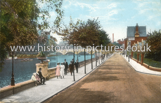 Embankment and River, Bedford, Bedfordshire. c.1914